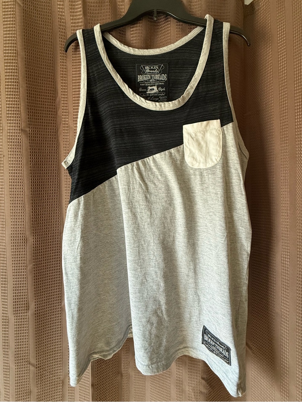 Broken Threads Men’s Tri-Tone Pocket Tank Top Size XL